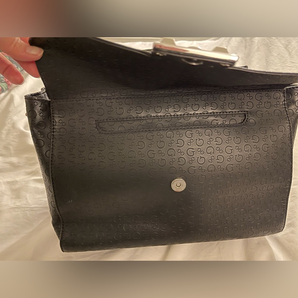 Guess purse - Picture 5 of 13